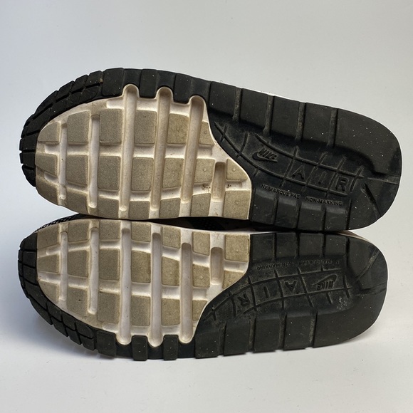 Nike Air Max Zero Essential Big Kids Sneaker 
Size 5Y - Picture 5 of 7